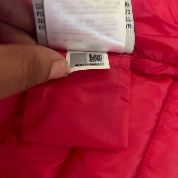 Moncler Lucila Ruffle/Hooded/Down Vest/Fuschia Pink/XL/Sz 5 w/Tags, Hanger & Bag - Picture 9 of 16